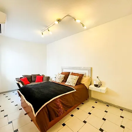 Beautiful Near The Sea Τορεβιέχα